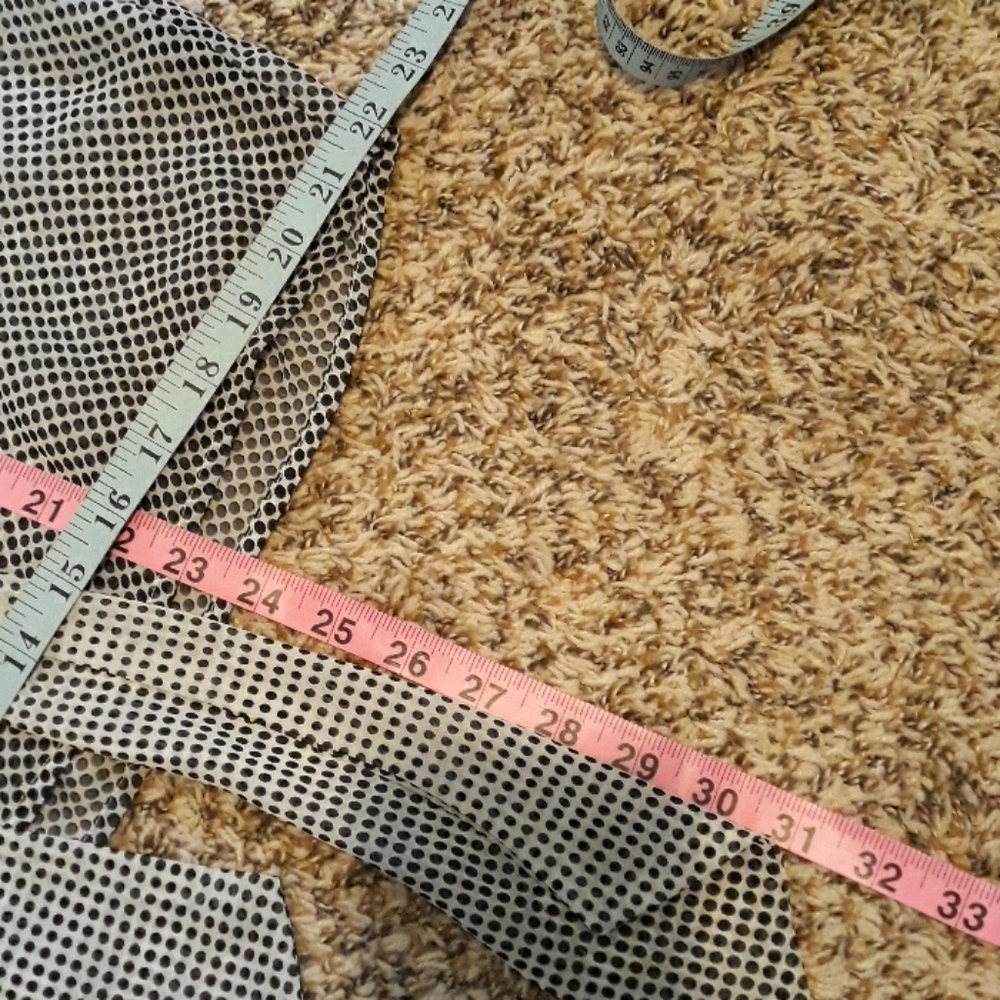 Black and white dotted Walter Baker blouse - Picture 5 of 8